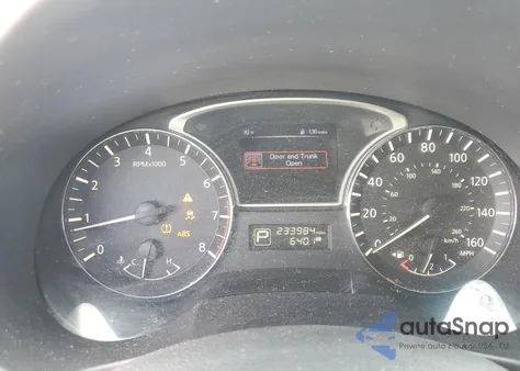 2015 Nissan Altima 2.5 z USA, uszkodzony, nr VIN 1N4AL3AP6FC213699